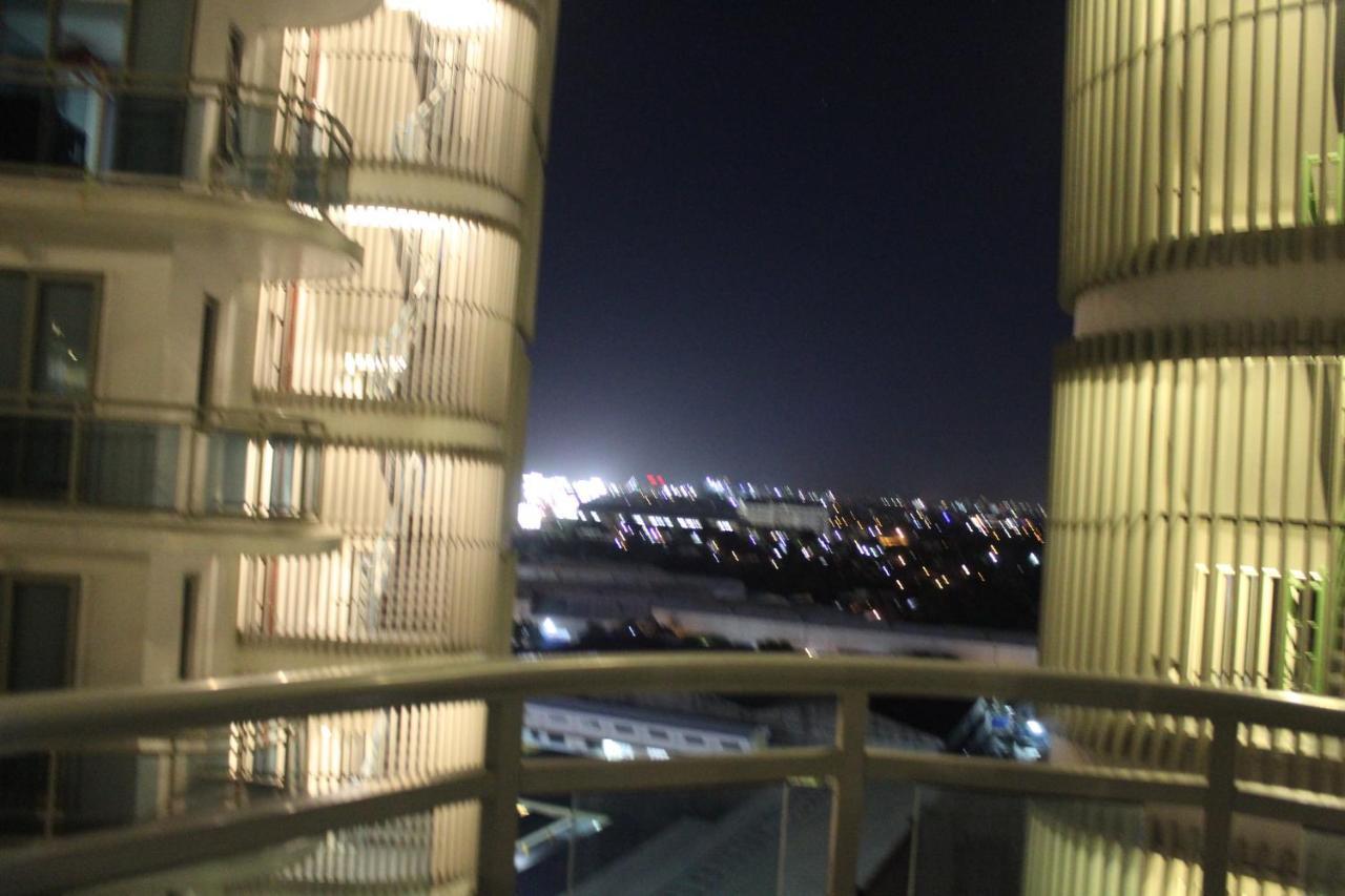 Azure C2 Balcony Wifi Near Mall Airport Multiple Units Paranaque City ภายนอก รูปภาพ